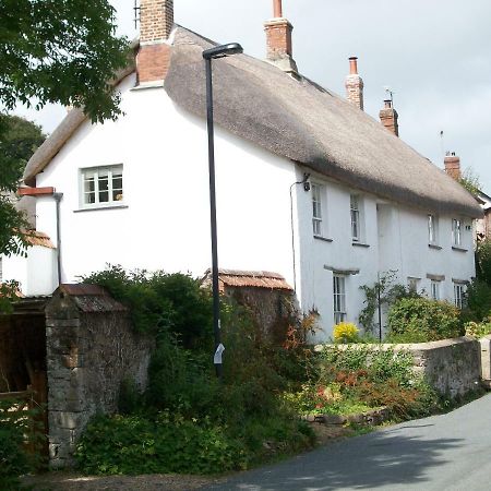 Middletown Farmhouse B&B Okehampton Exterior photo